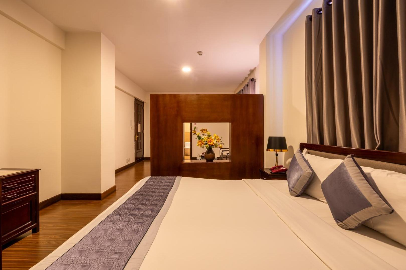 Baly Hotel Hue Exterior photo