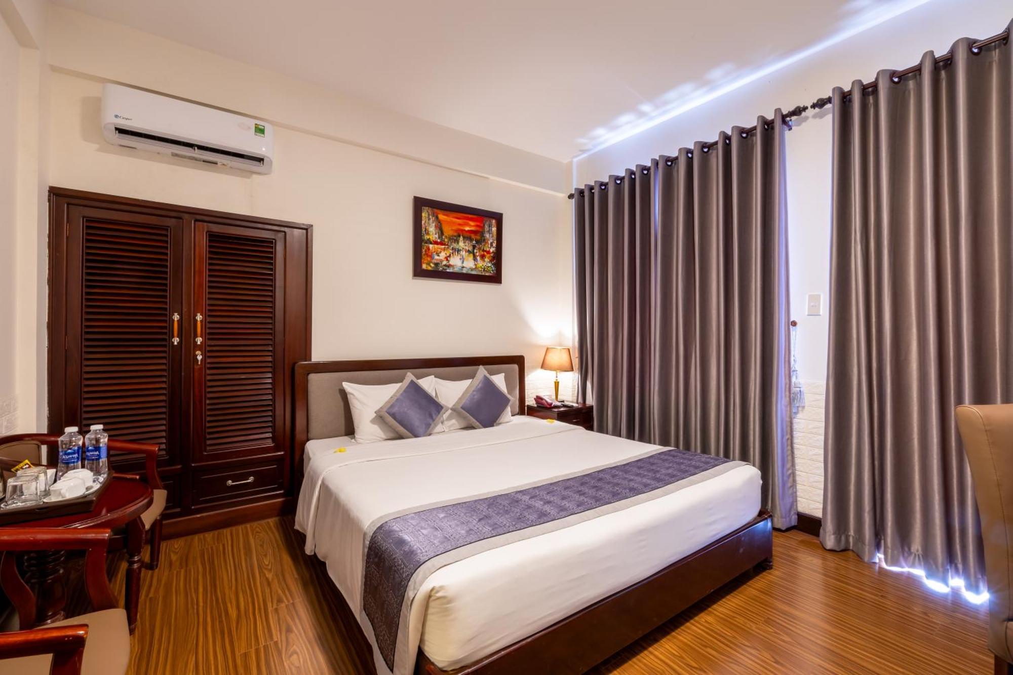 Baly Hotel Hue Exterior photo