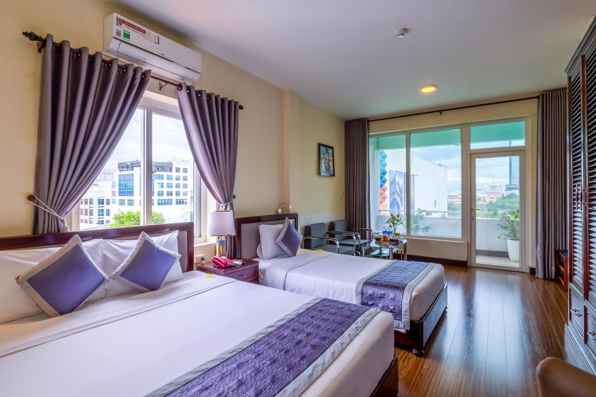 Baly Hotel Hue Exterior photo