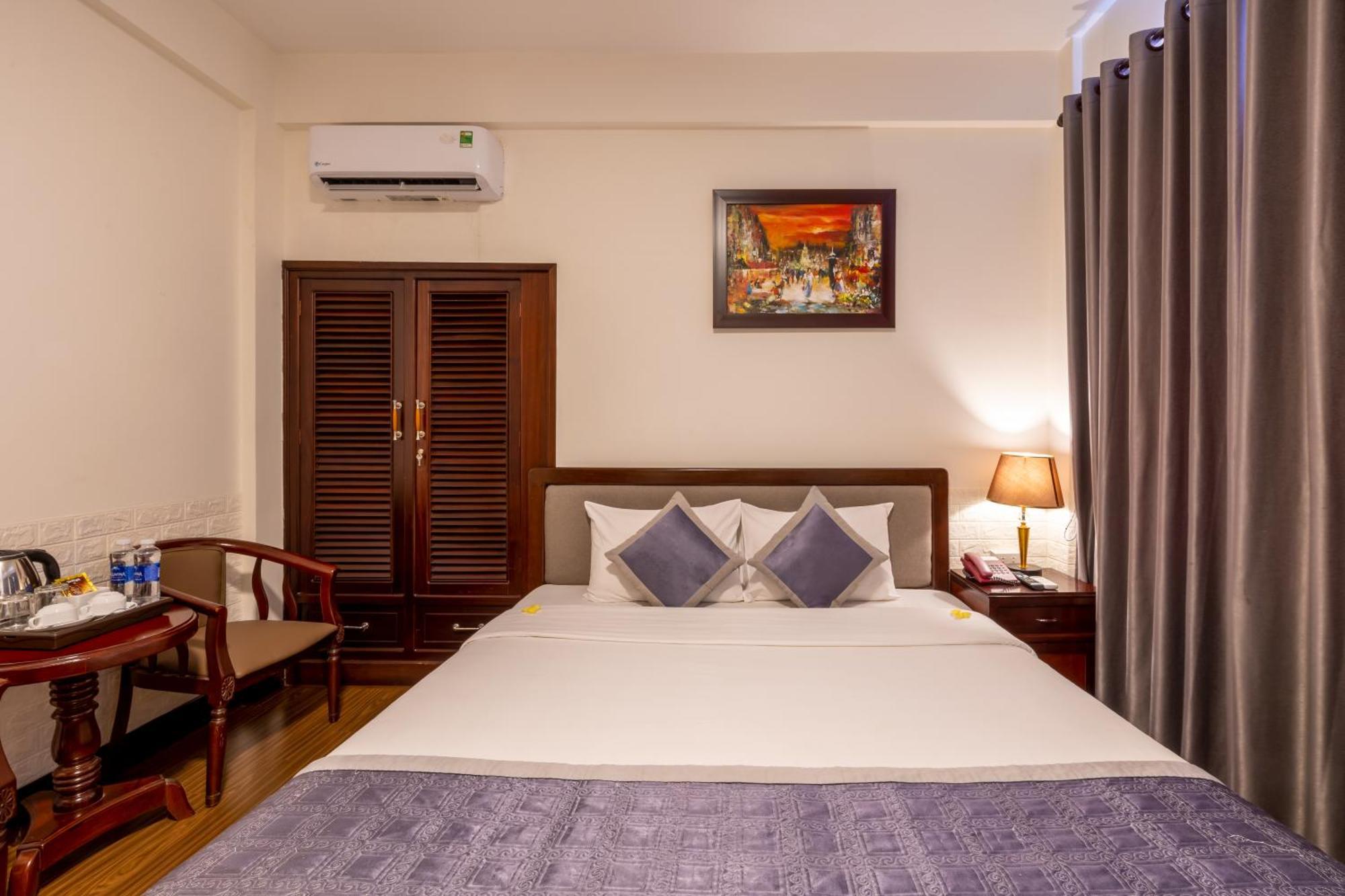 Baly Hotel Hue Exterior photo